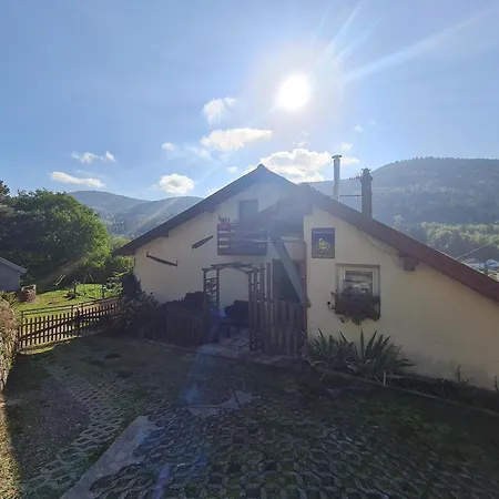 La La Fesnel Bed & Breakfast